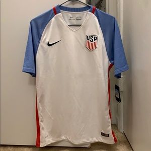 NWT men’s Nike US soccer jersey size medium
